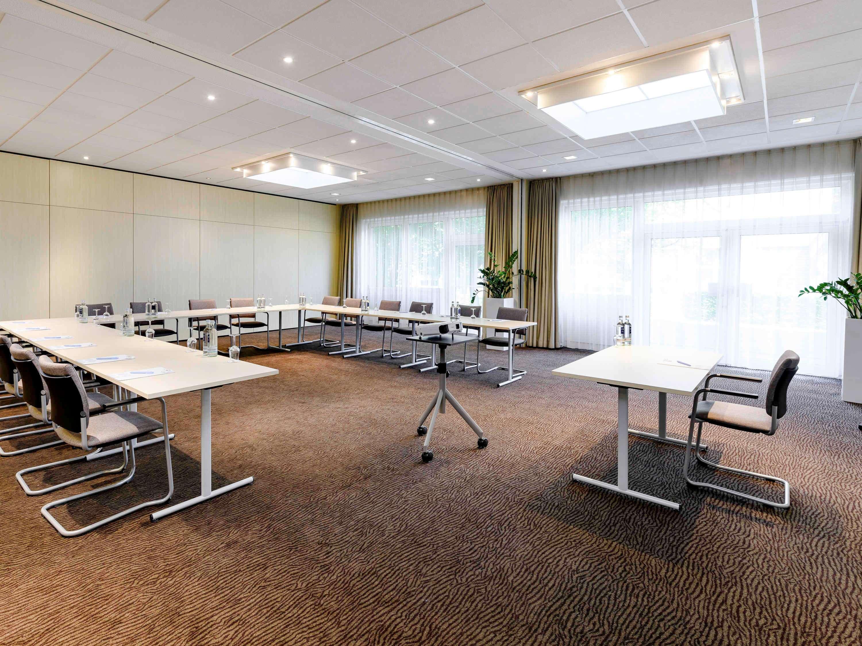 โรงแรมโนโวเทล แฟรงเฟิร์ต ซิตี้ Frankfurt am Main ภายนอก รูปภาพ
